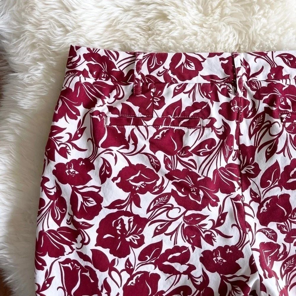 Lands End Mid Rise Floral Shorts 7” Inseam - Picture 5 of 6